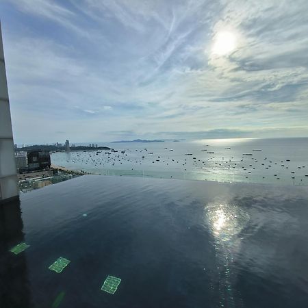 Bed and breakfast Centric Sea Pattaya Extérieur photo