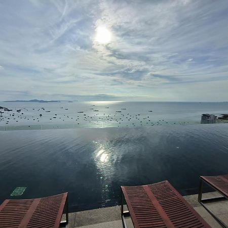 Bed and breakfast Centric Sea Pattaya Extérieur photo