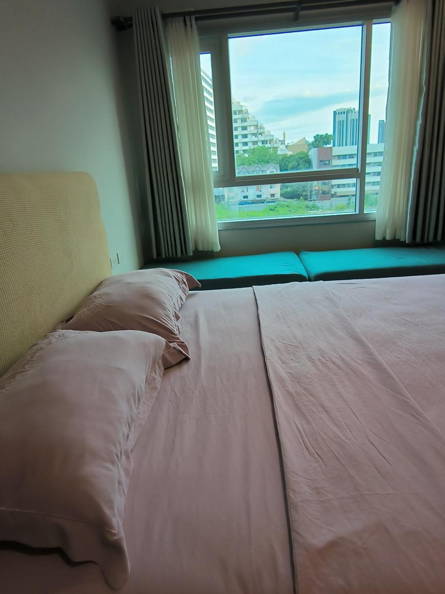 Bed and breakfast Centric Sea Pattaya Extérieur photo