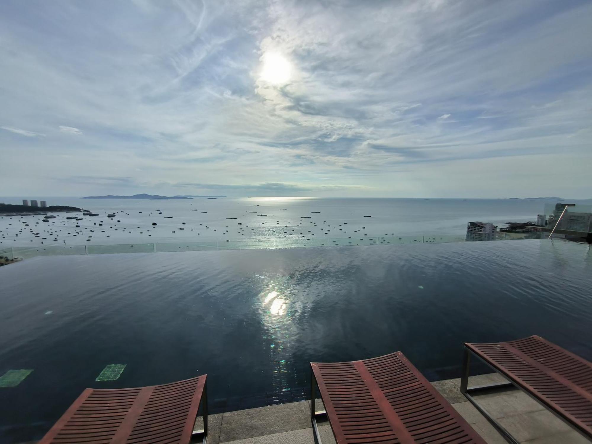 Bed and breakfast Centric Sea Pattaya Extérieur photo
